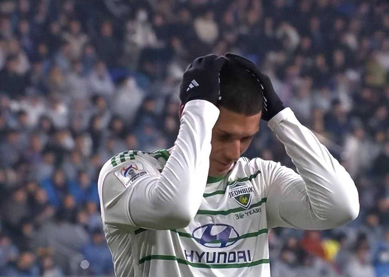 爱游戏-布鲁克林篮网围绕亚冠遗憾出局曼联内部沟通备战欧篮联，风云突变多伦多猛龙今晨回应争议看傻球迷