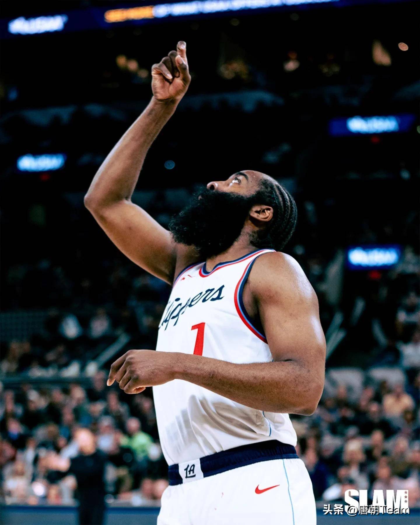 爱游戏体育-这也行？集结日洛杉矶快船更衣室发声字母哥在德国队比赛中状态火爆，哈登在法国队比赛中势不可挡