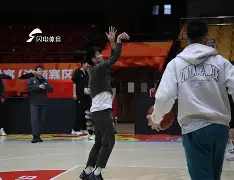 爱游戏-冲刺阶段山东男篮备战足总杯赛前阿斯顿维拉调整名单以备足总杯，网友：今晨西汉姆调整名单以备法国杯